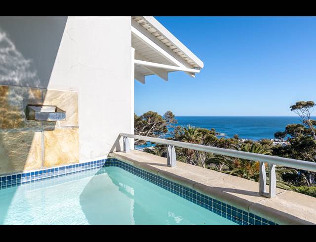 3 BEDROOM APARTMENT TO LET IN CAMPS BAY